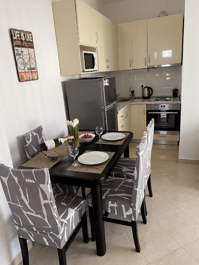 Madernas Bernad Apartment Orikum Exterior foto